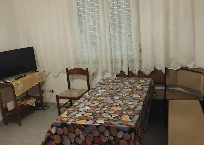 Apartment Curic Povljana